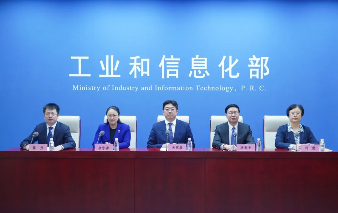 高新区助力电子行业腾飞，引领新型工业化浪潮(图2)